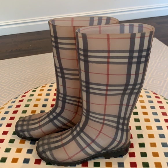 Burberry rain boots - Picture 2 of 6
